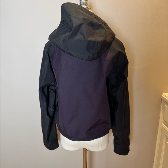 Theory Cropped Rain Jacket - Size S/P - Picture 6 of 12